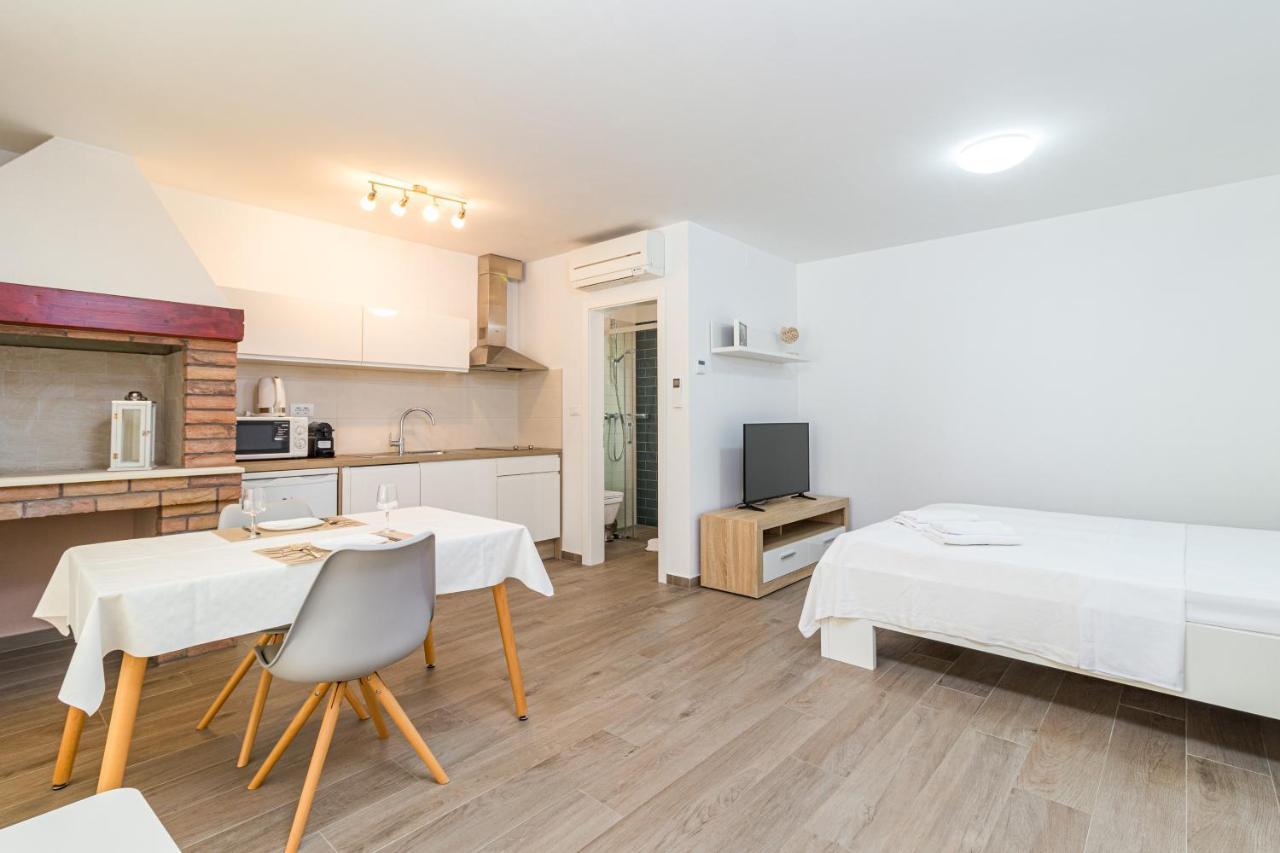 Anna Apartment
