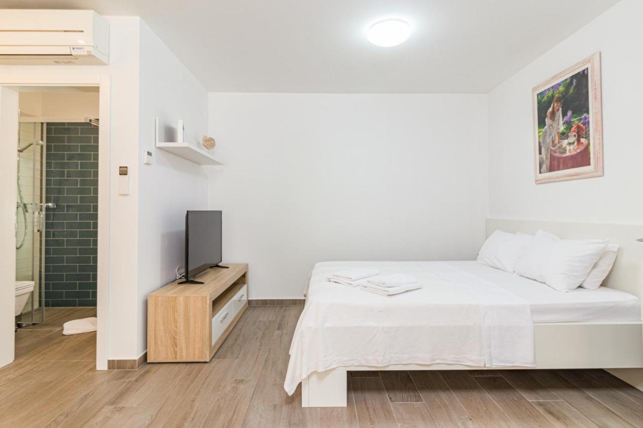 Anna Apartment